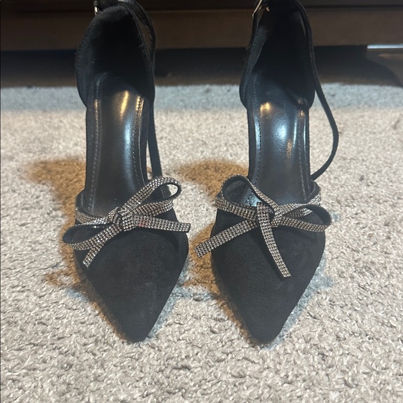 Elegant Black Heels with Rhinestone Bows - Picture 1 of 4